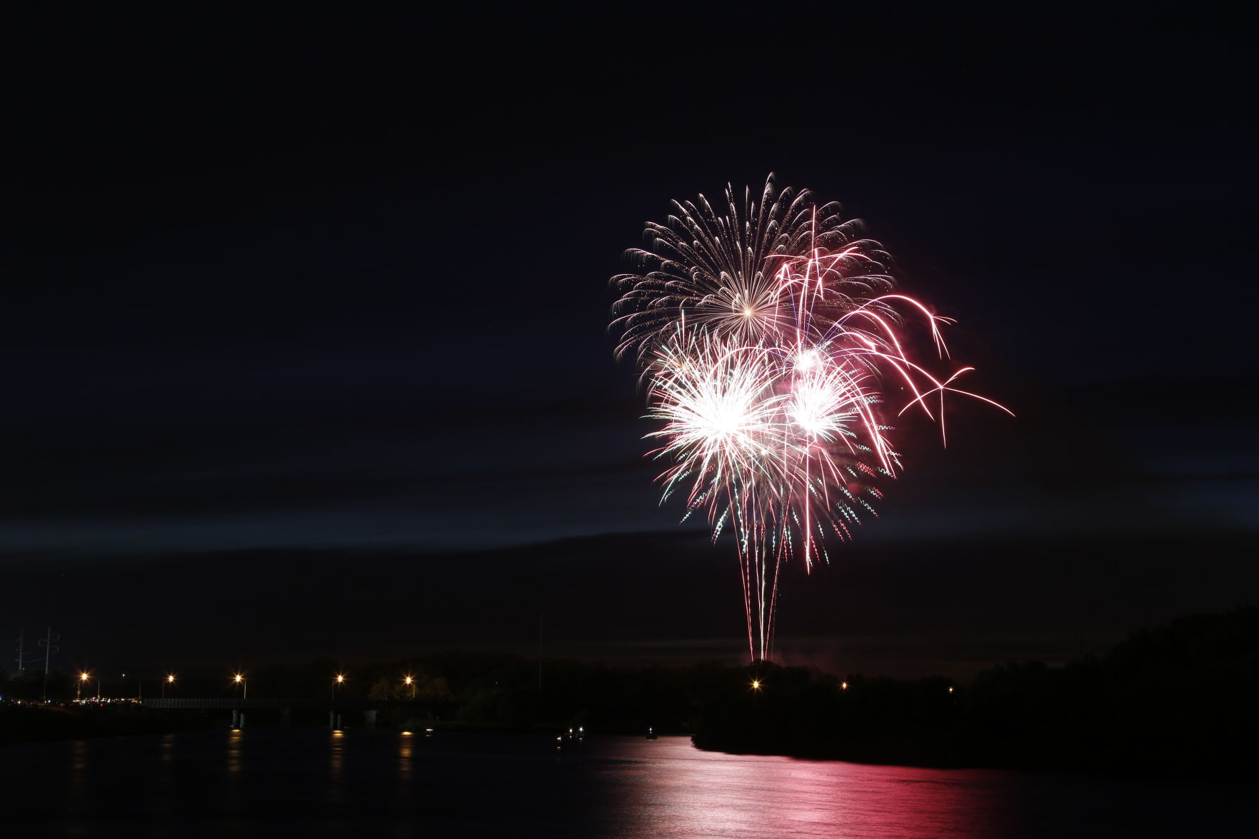 070216mp-fireworks-8